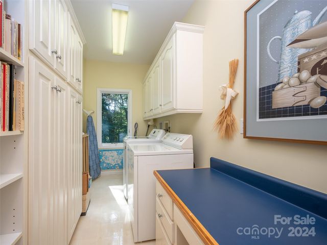 65 Winfield Cove, Saluda, NC 28773