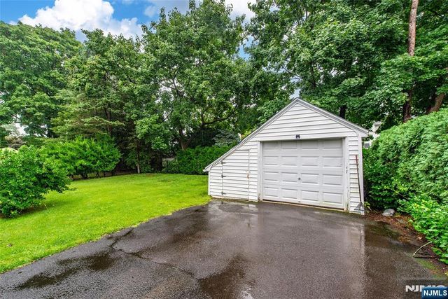247 Emmett Place, Ridgewood, NJ 07450