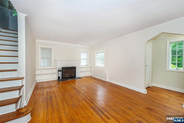 247 Emmett Place, Ridgewood, NJ 07450