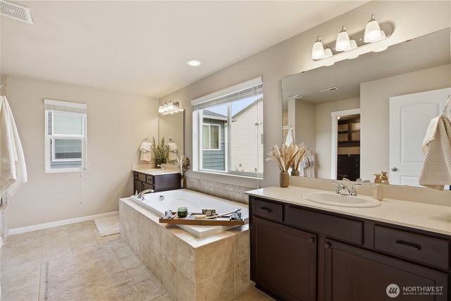 29220 SE 120th Way SE, Auburn, WA 98092