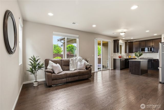29220 SE 120th Way SE, Auburn, WA 98092