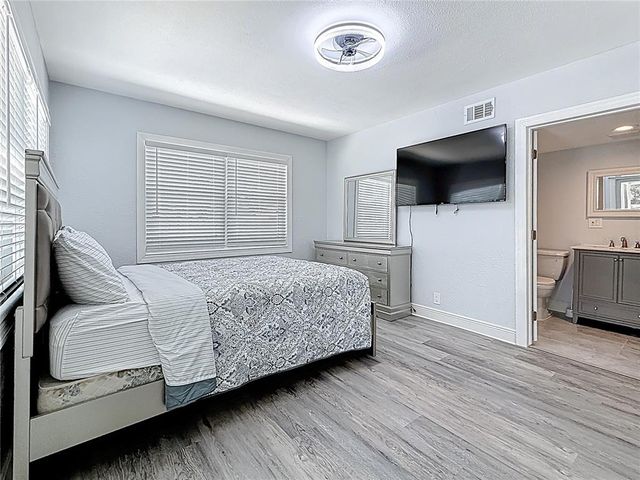 6609 DARTMOUTH AVENUE N, St Petersburg, FL 33710