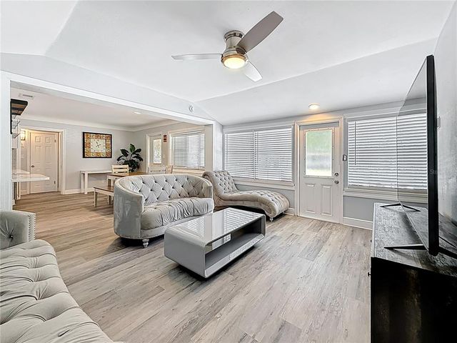 6609 DARTMOUTH AVENUE N, St Petersburg, FL 33710