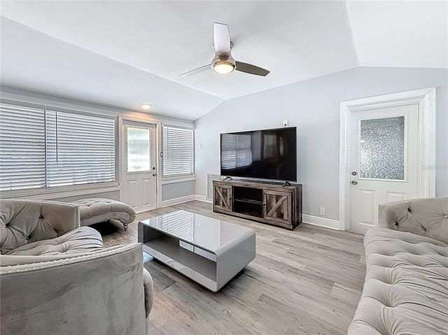 6609 DARTMOUTH AVENUE N, St Petersburg, FL 33710