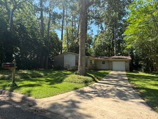 2003 Travis Circle, Tallahassee, FL 32303