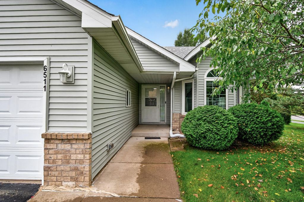 6511 20th Street N, Oakdale, MN 55128 — photo 2