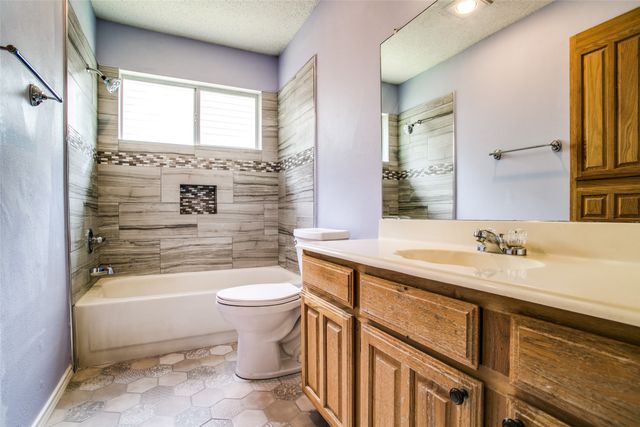 2110 Wedgewood Drive, Grapevine, TX 76051