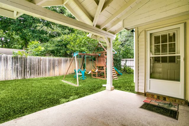2110 Wedgewood Drive, Grapevine, TX 76051