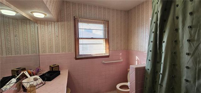 104 W Washington Street, Pittsburg, KS 66762