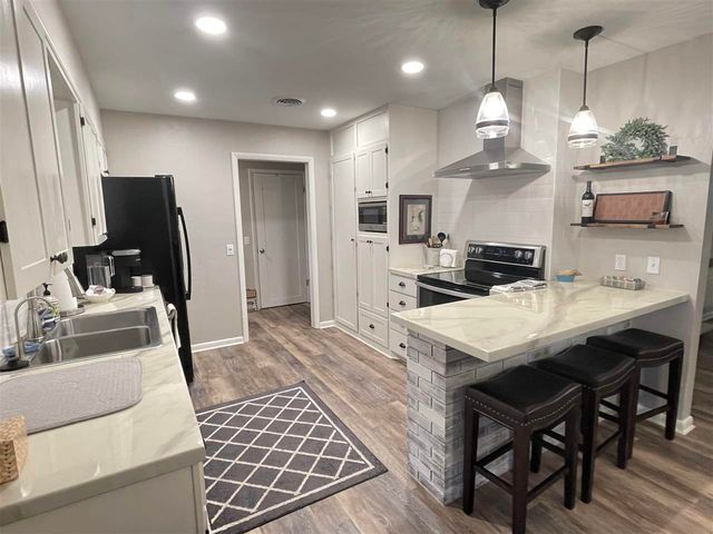 707 N 18th St, Frederick, OK 73542