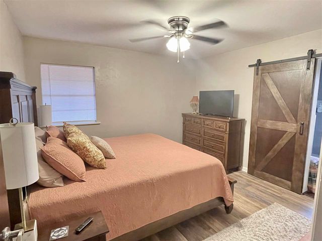 707 N 18th St, Frederick, OK 73542