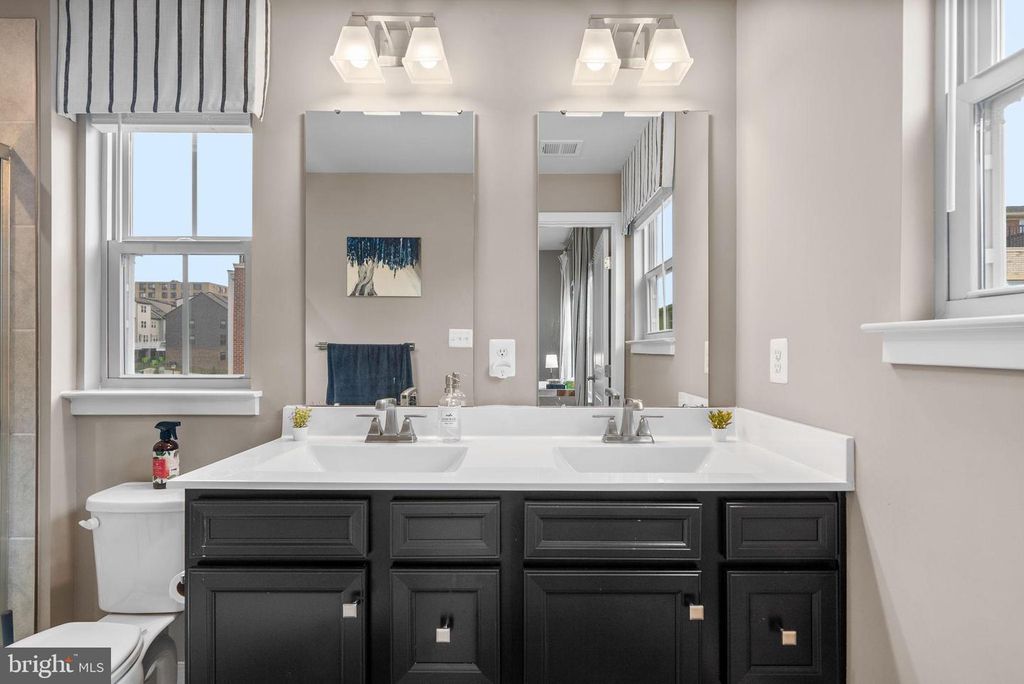 Image 13 of property listing at 6100 NORTHWEST DR, Hyattsville, MD 20782