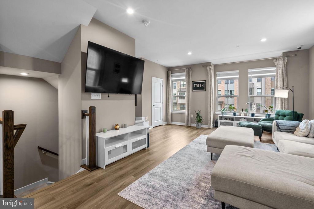 Image 3 of property listing at 6100 NORTHWEST DR, Hyattsville, MD 20782