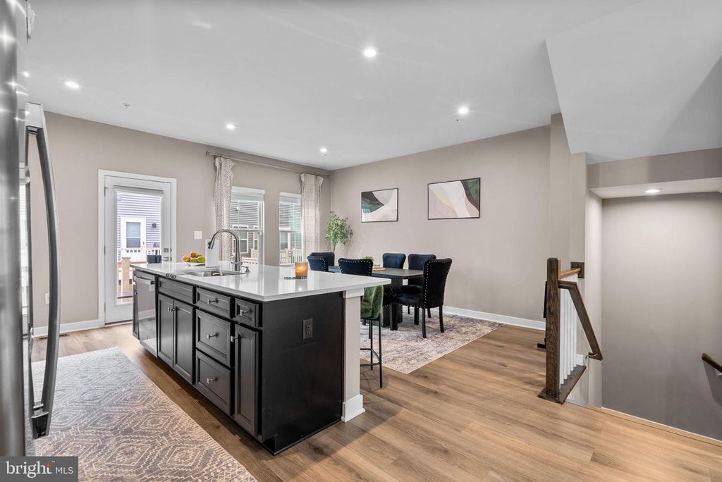 Image 7 of property listing at 6100 NORTHWEST DR, Hyattsville, MD 20782