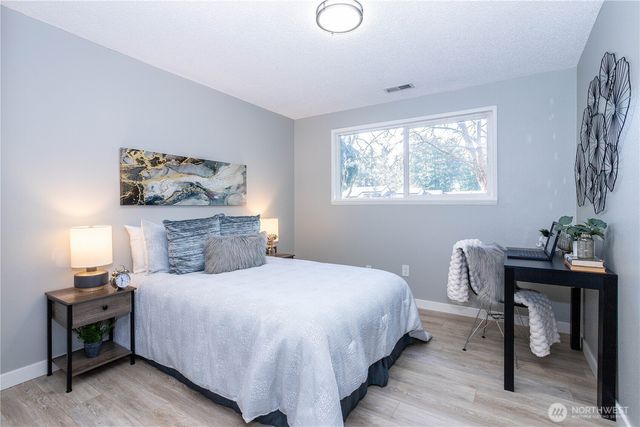 31711 32nd Avenue SW, Federal Way, WA 98023