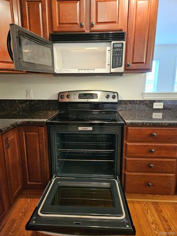 264 N Village Way, Canton Charter Township, MI 48188