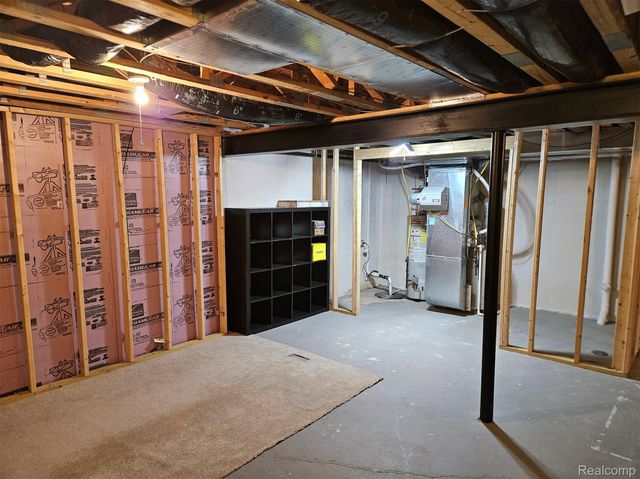 264 N Village Way, Canton Charter Township, MI 48188