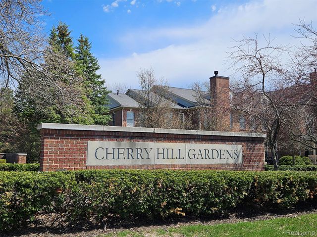 264 N Village Way, Canton Charter Township, MI 48188