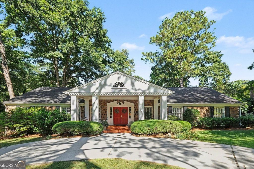 2 Lakeshore Plaza, Avondale Estates, GA 30002 — exterior