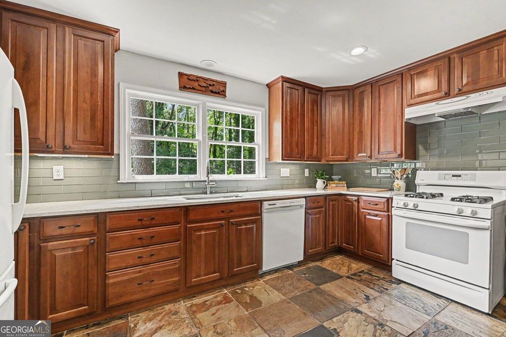 2 Lakeshore Plaza, Avondale Estates, GA 30002 — photo 3