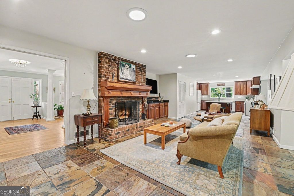 2 Lakeshore Plaza, Avondale Estates, GA 30002 — photo 4