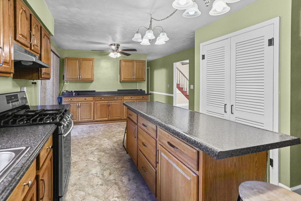 Image 26 of property listing at 27 Bel Air Drive, Centralia, IL 62801