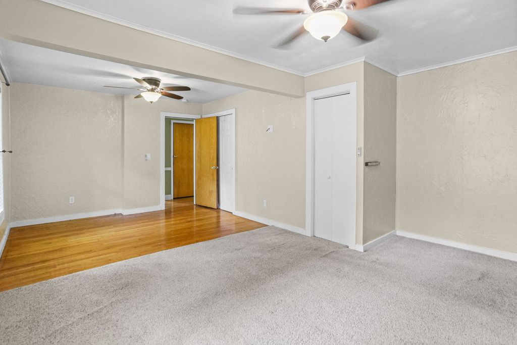 Image 32 of property listing at 27 Bel Air Drive, Centralia, IL 62801