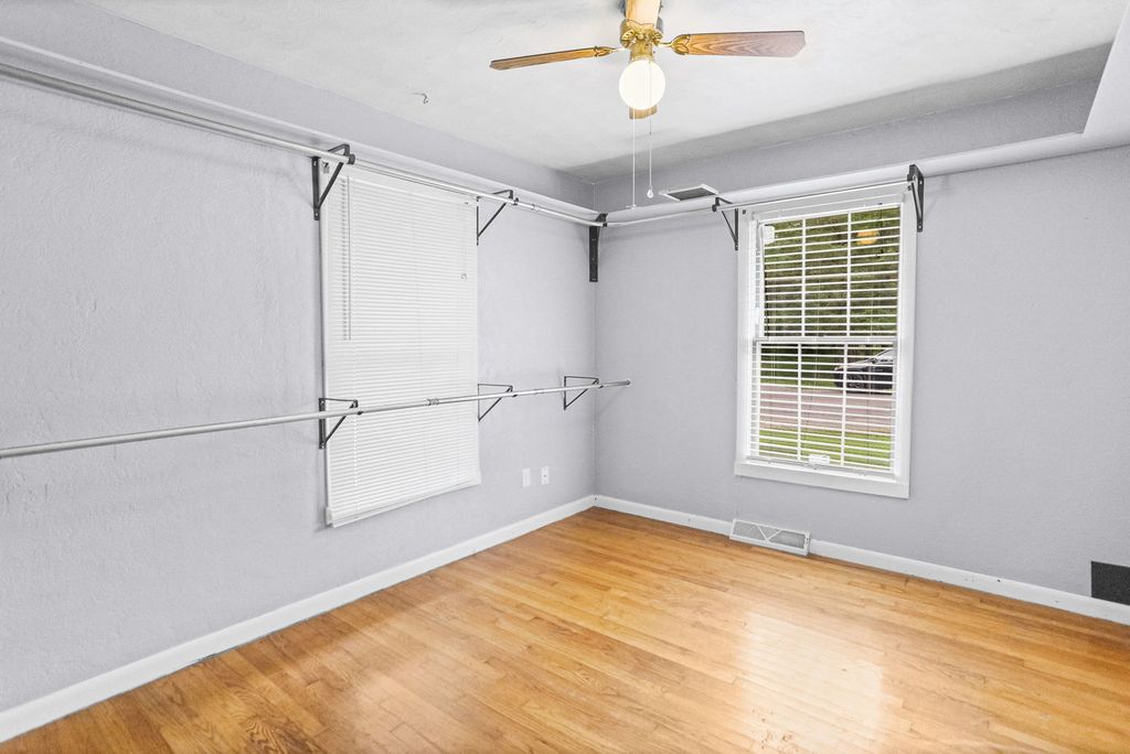 Image 34 of property listing at 27 Bel Air Drive, Centralia, IL 62801