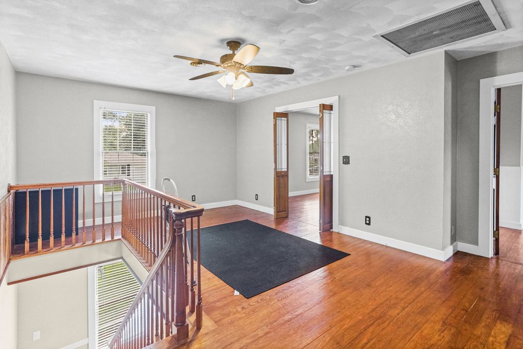 Image 36 of property listing at 27 Bel Air Drive, Centralia, IL 62801