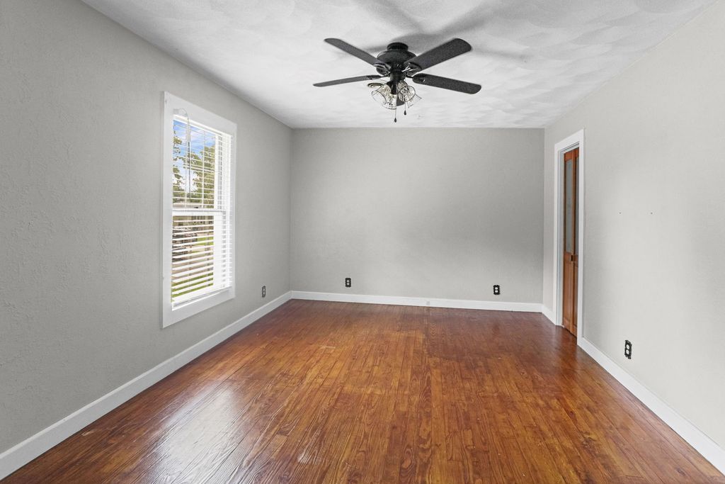 Image 38 of property listing at 27 Bel Air Drive, Centralia, IL 62801