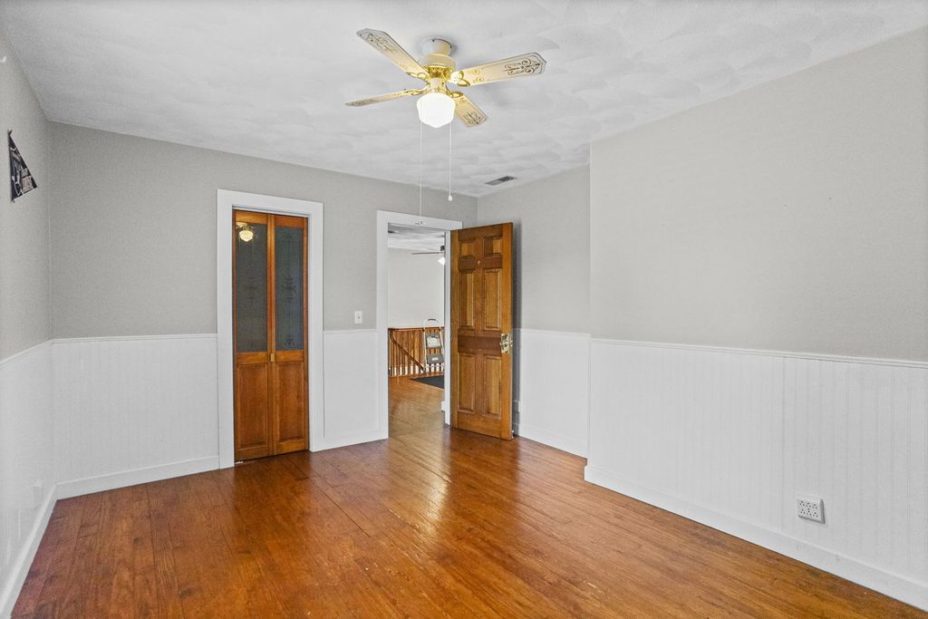 Image 41 of property listing at 27 Bel Air Drive, Centralia, IL 62801