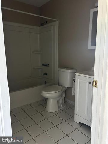 242 DAFFODIL CT, Quakertown, PA 18951