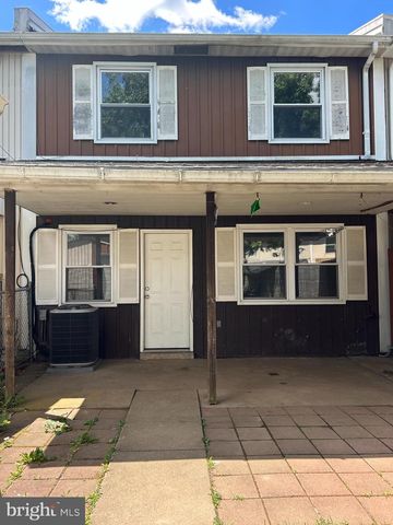 242 DAFFODIL CT, Quakertown, PA 18951