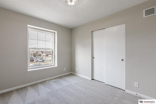 7907 Vernon Avenue, Omaha, NE 68134