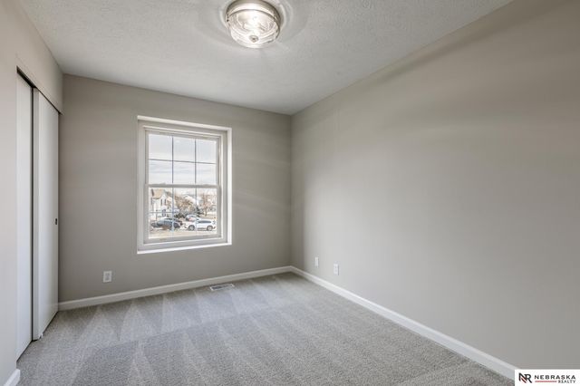 7907 Vernon Avenue, Omaha, NE 68134