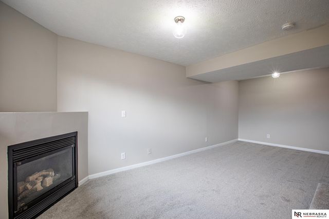 7907 Vernon Avenue, Omaha, NE 68134