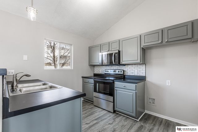 7907 Vernon Avenue, Omaha, NE 68134