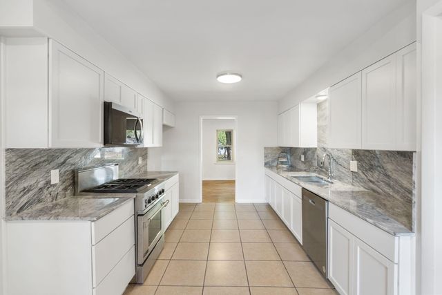 1058 East Morningside Street, Springfield, MO 65807