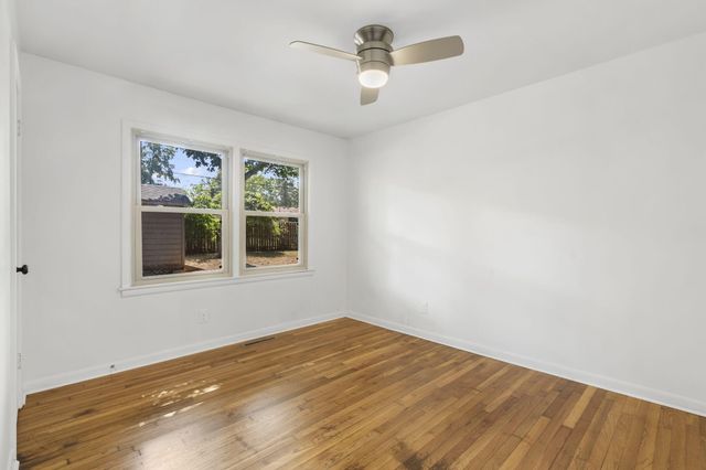 1058 East Morningside Street, Springfield, MO 65807