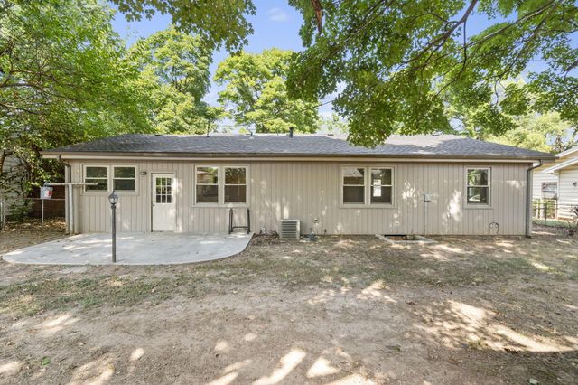1058 East Morningside Street, Springfield, MO 65807