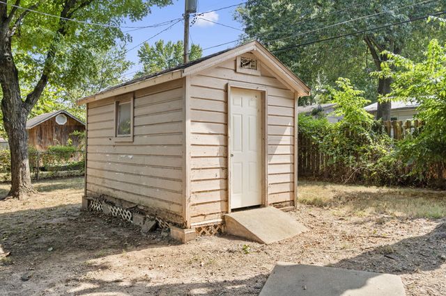 1058 East Morningside Street, Springfield, MO 65807