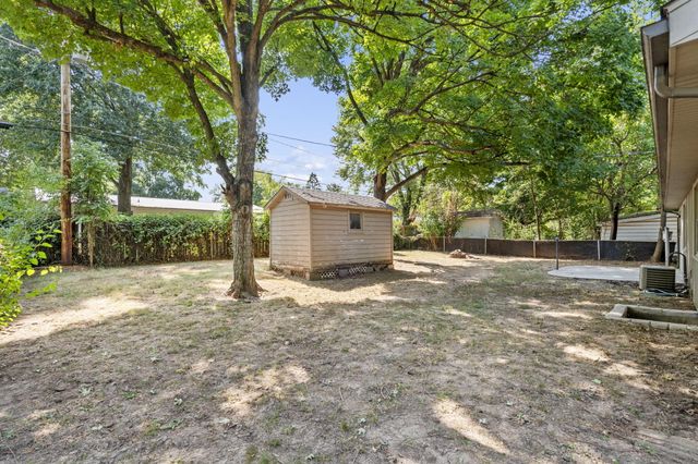 1058 East Morningside Street, Springfield, MO 65807