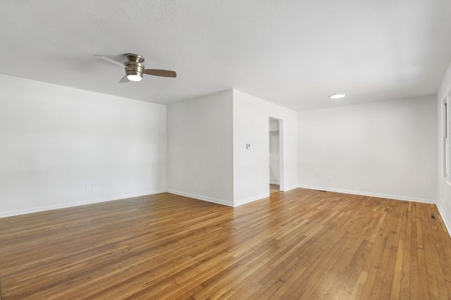 1058 East Morningside Street, Springfield, MO 65807