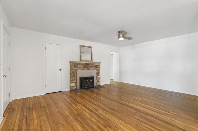 1058 East Morningside Street, Springfield, MO 65807