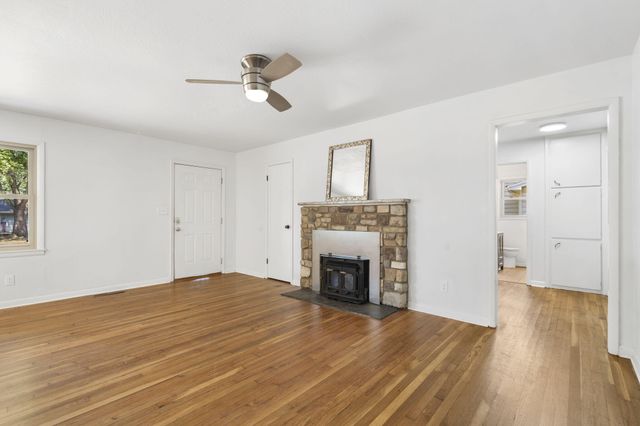 1058 East Morningside Street, Springfield, MO 65807