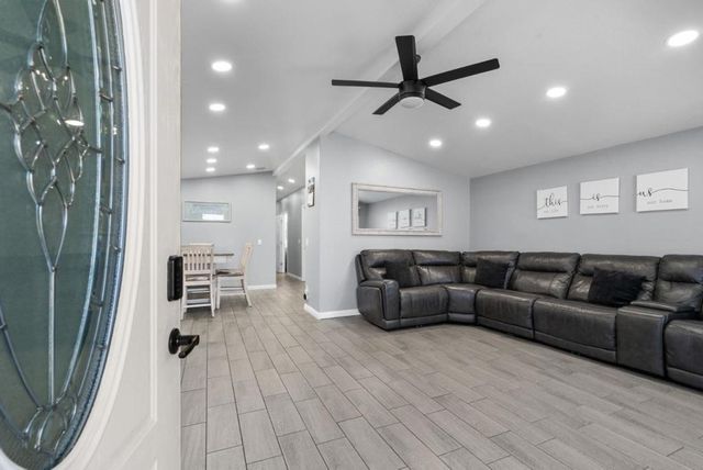 789 Green Valley Road, Watsonville, CA 95076