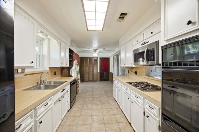 1425 Vicki Lane, Cedar Hill, TX 75104
