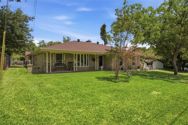1425 Vicki Lane, Cedar Hill, TX 75104