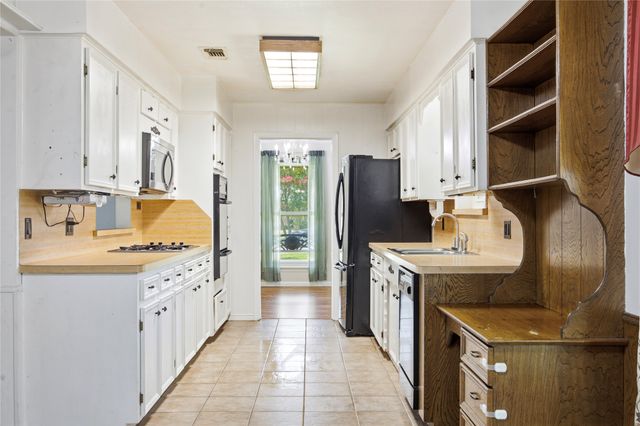 1425 Vicki Lane, Cedar Hill, TX 75104