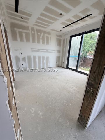 3075 NW 17th St, Miami, FL 33125